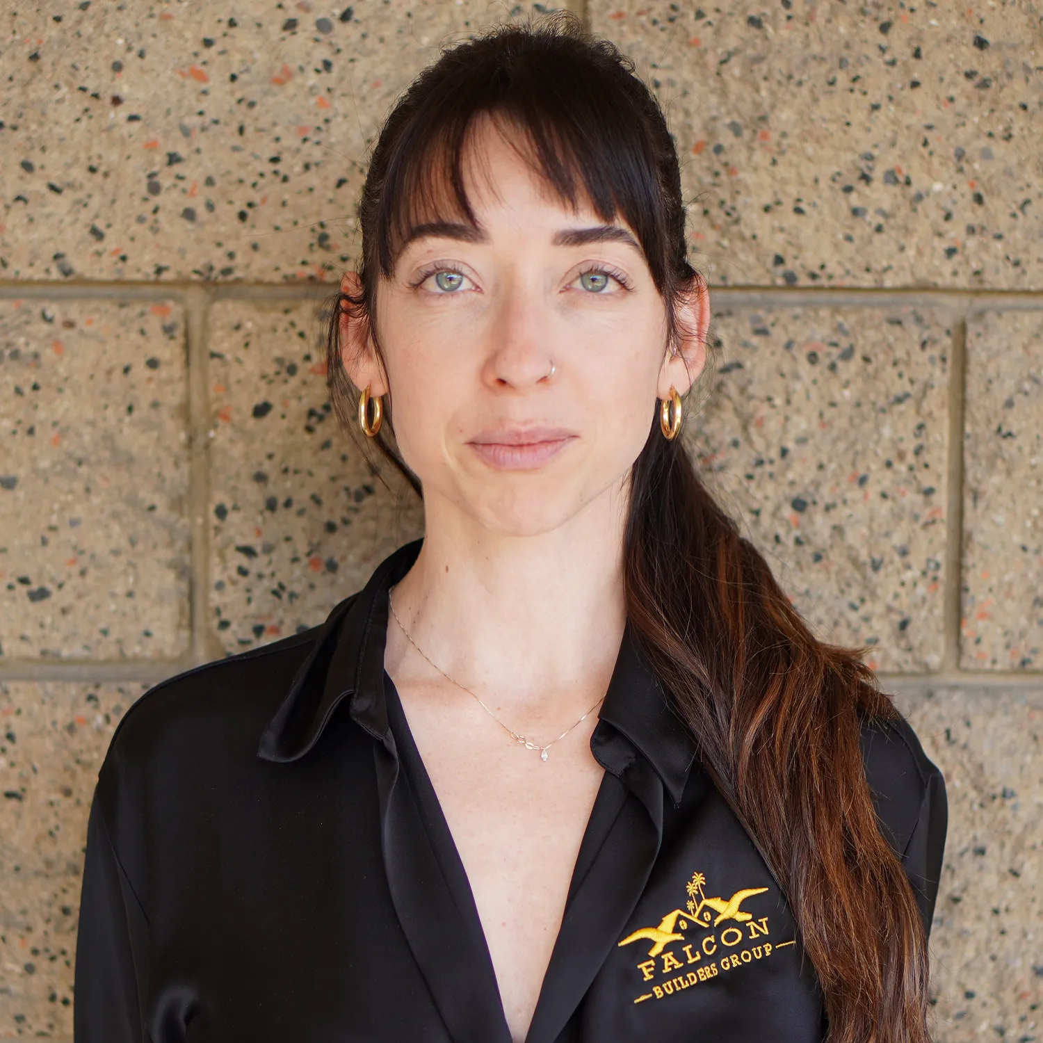 Keme Kaplan managing a trade crew